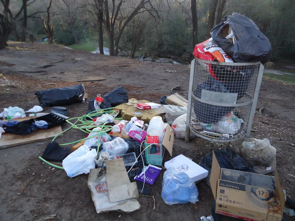 basura en el arroyo 1 - Diario Resumen de la región