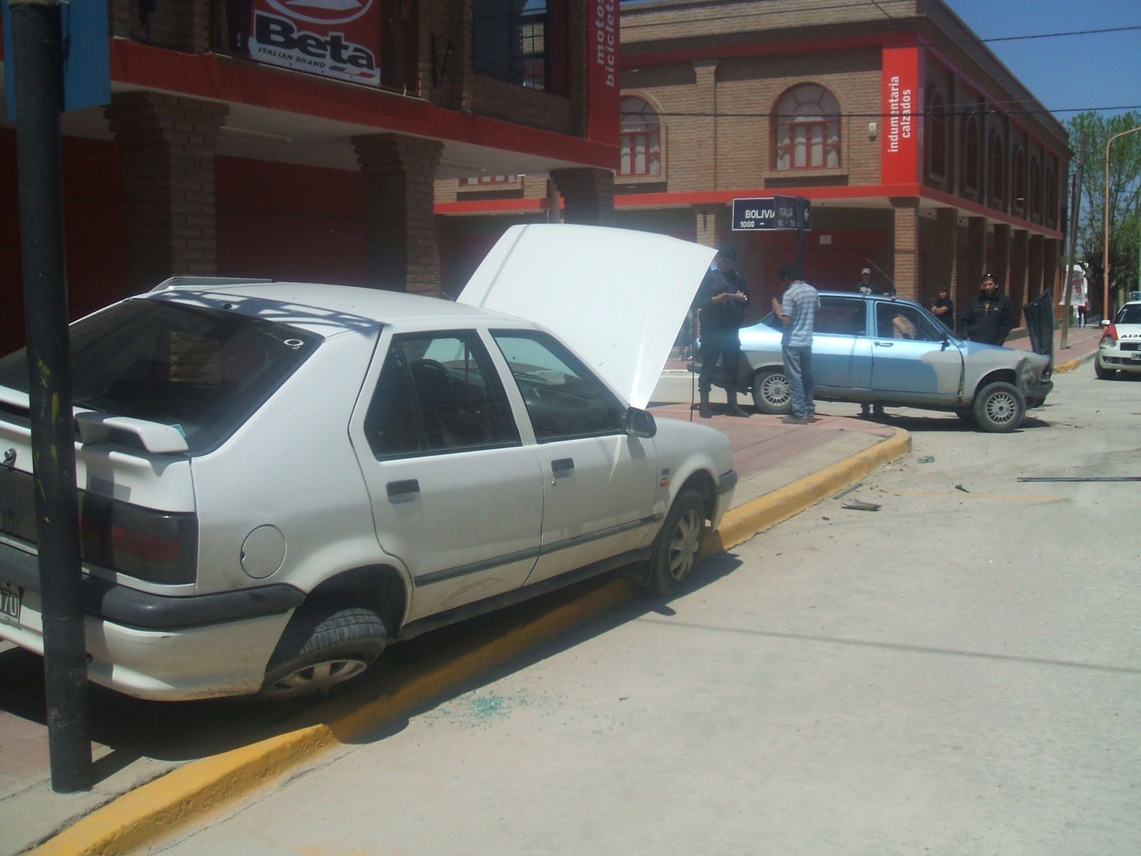 choque en calle italia y bolivia 1 - Diario Resumen de la región