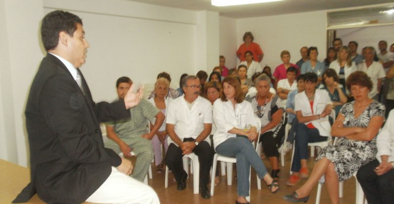 reunion por renuncia del director del hospital 1 - Diario Resumen de la región