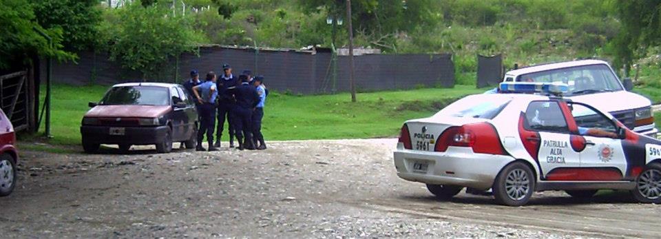 La custodia policial se mantuvo durante toda la caminata”