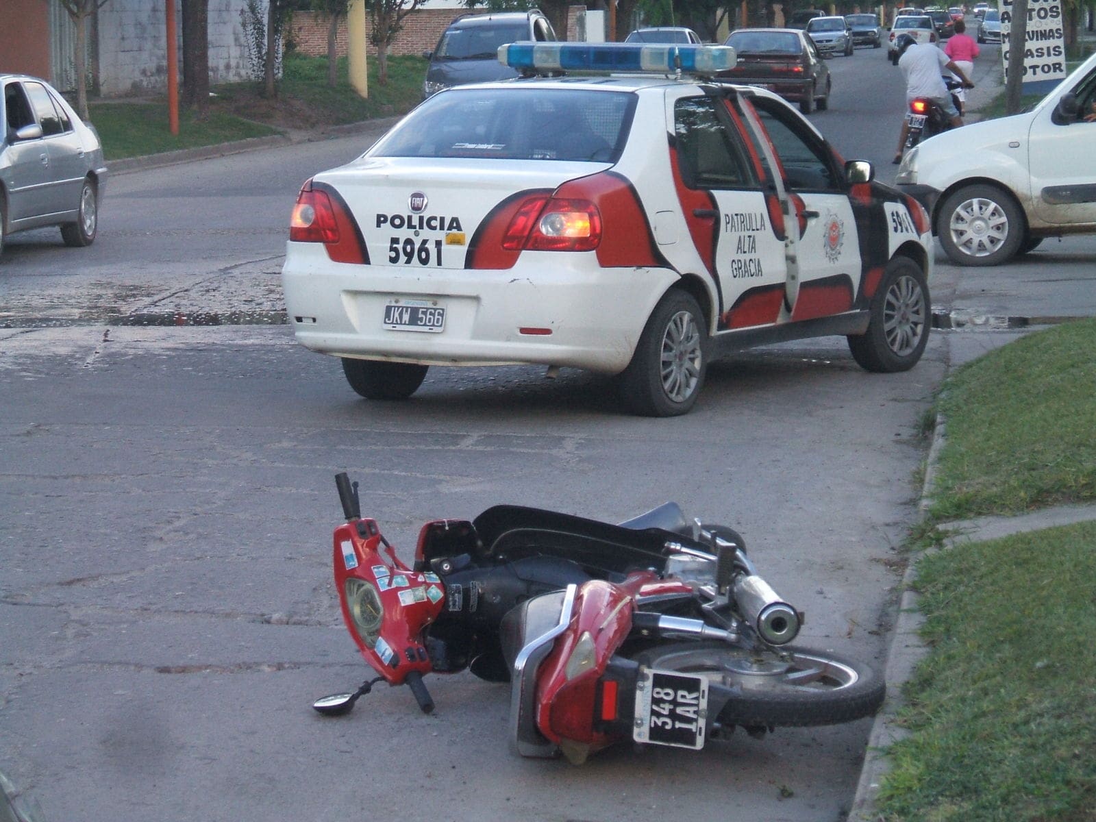 Accidente sobre la Av. Malvinas a escasos metros de Falucho