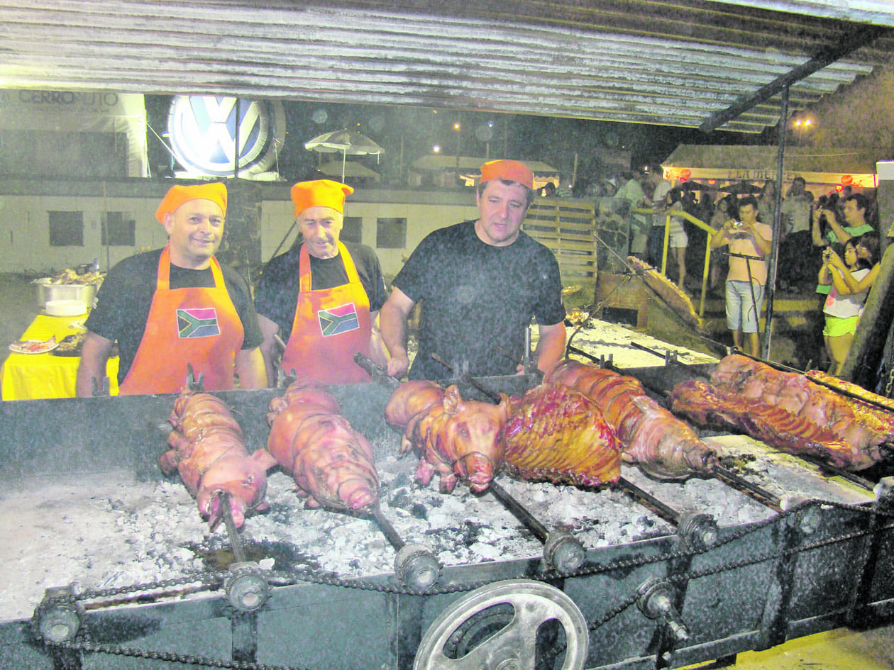 Cochinillo relleno en la carpa de Sudáfrica