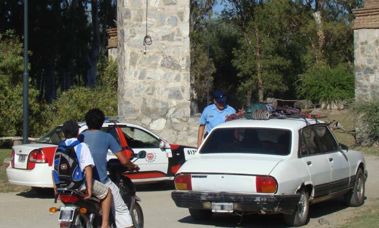 Se detiene a cada vehículo que pretende ingresar al García Lorca