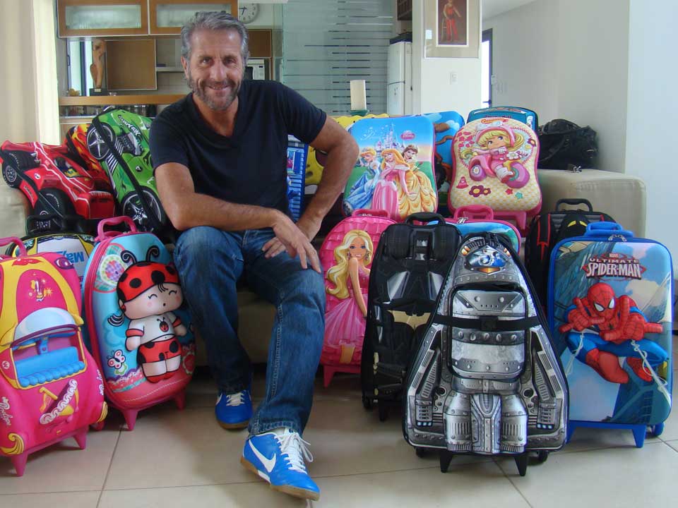Tito Bessone exhibe sus modelos
