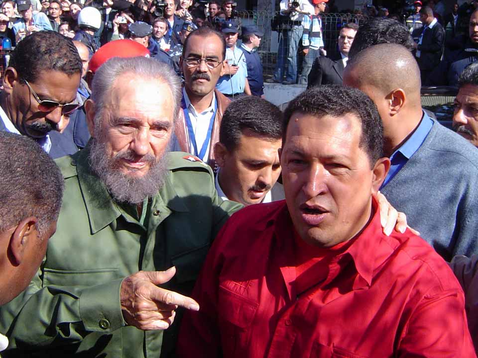 Hugo Chávez y Fidel Castro visitaban el Museo del Che Guevara