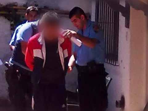 Se entregó uno de los presuntos autores del crimen en Los Cedros