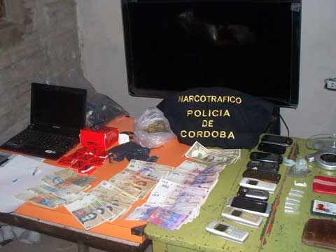 Despeñaderos: Cerraron otro kiosco y detuvieron a una persona