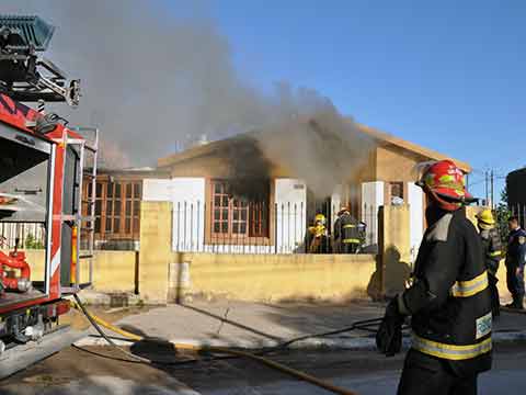 incendio aguirre camara 1 - Diario Resumen de la región