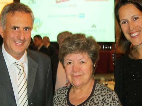 Jorge De Napoli, Vilma Martínez y Silvia Lareo Vázquez (prensa Municipalidad de Alta Gracia)