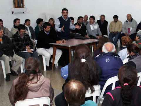 Walter Saieg visitó a los vecinos de Barrio Parque Virrey