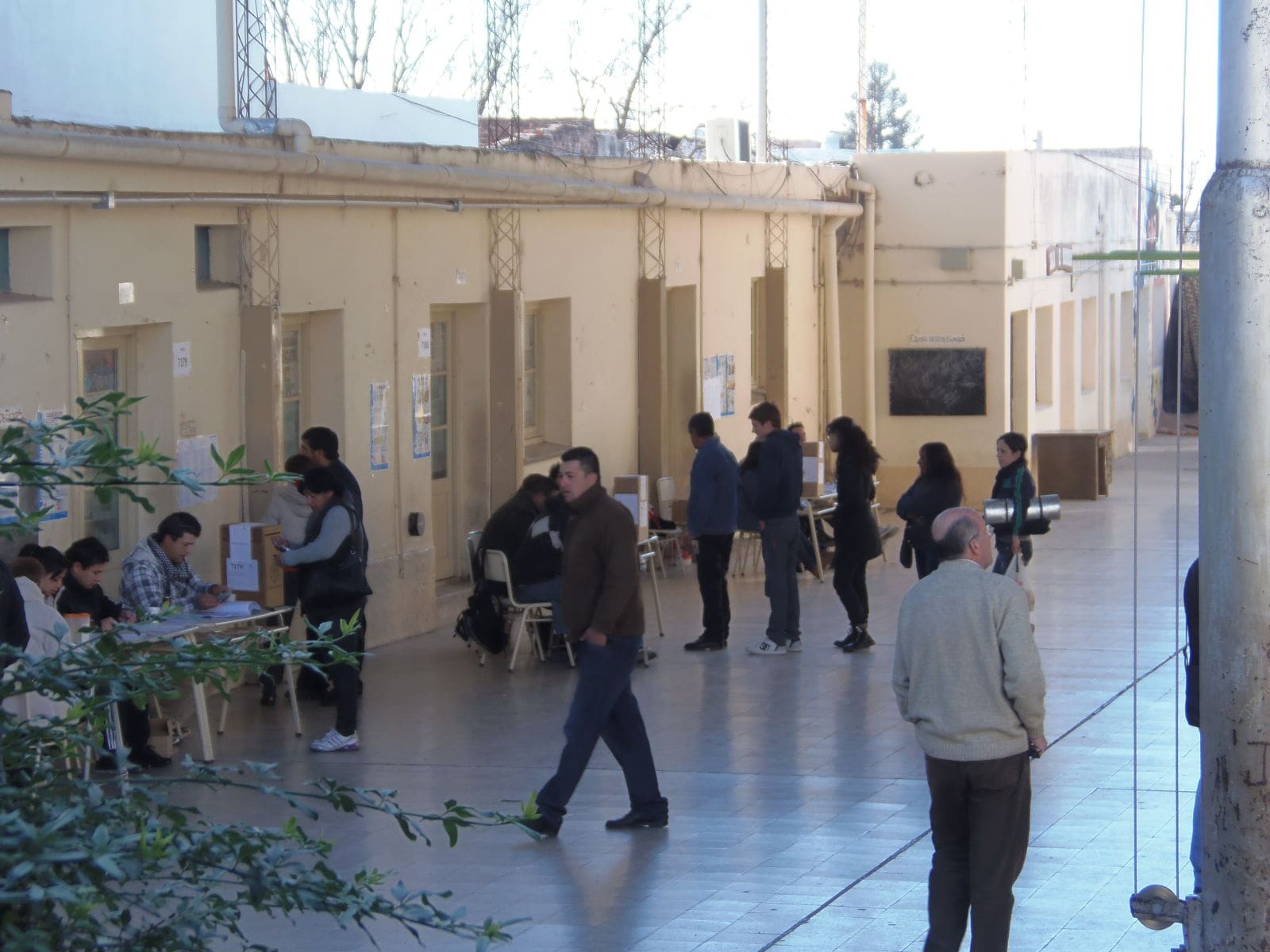 mas del 70 de los votantes concurrieron a las urnas 1 - Diario Resumen de la región