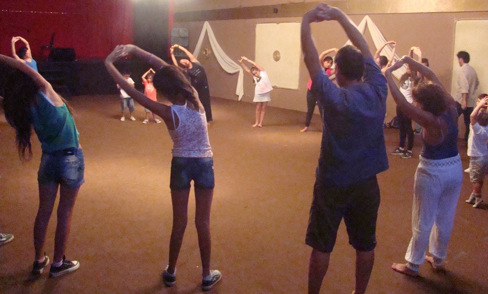 danzas 1 - Diario Resumen de la región