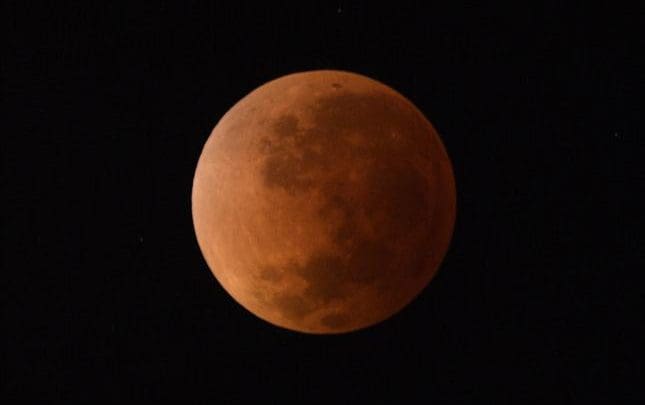 luna roja 1 - Diario Resumen de la región