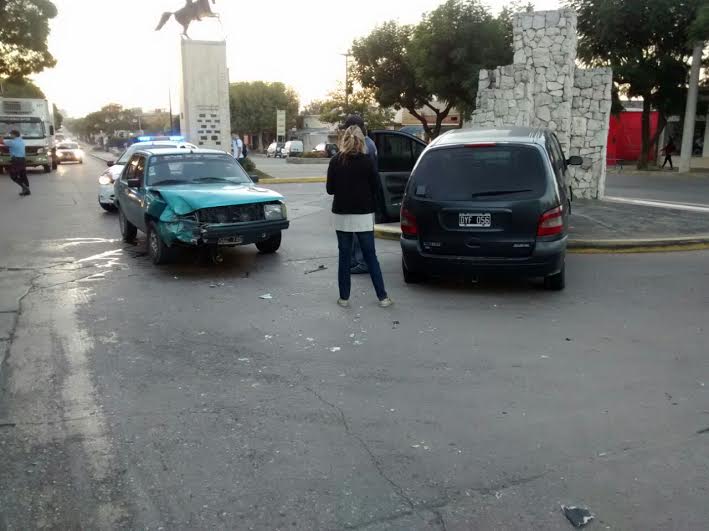 ACCIDENTE ROTONDA 1 - Diario Resumen de la región