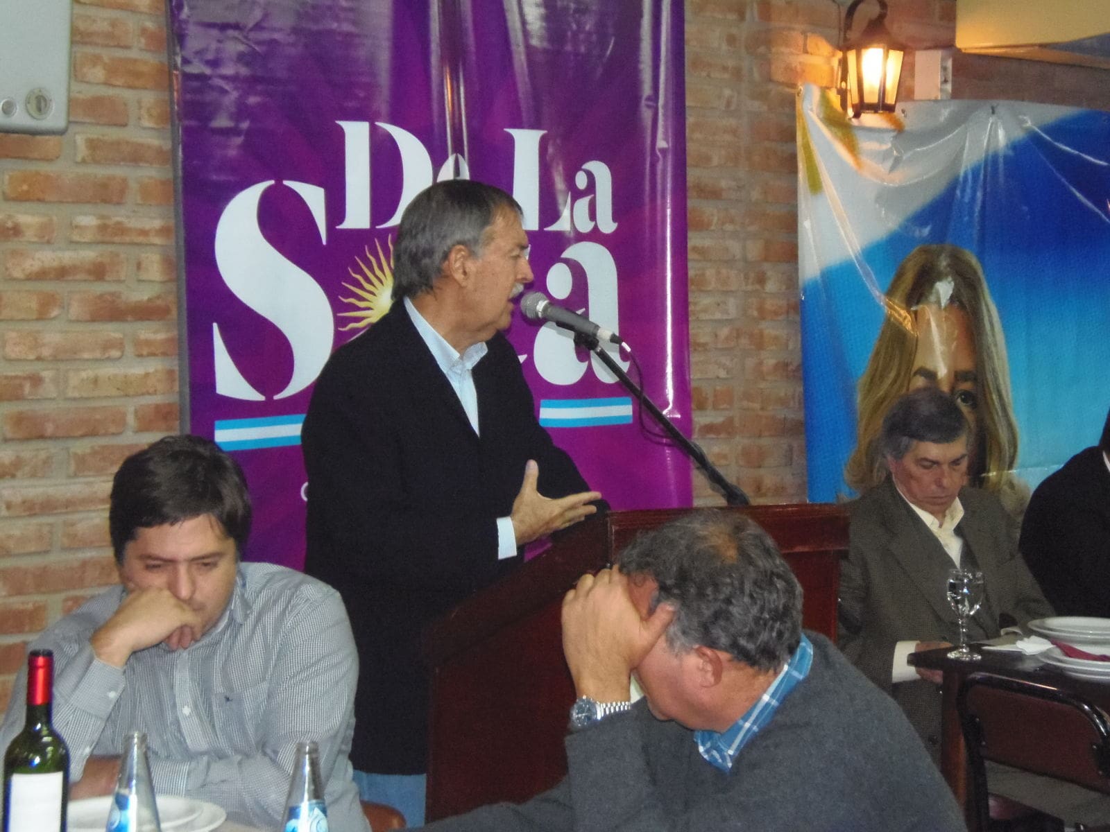 P8033008 - Diario Resumen de la región