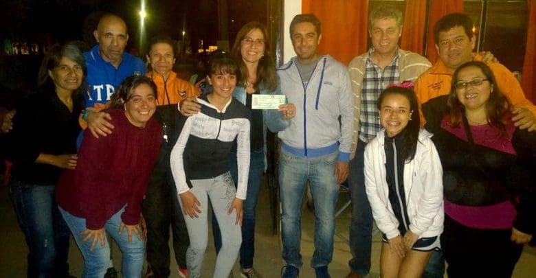 entrega cheque - Diario Resumen de la región