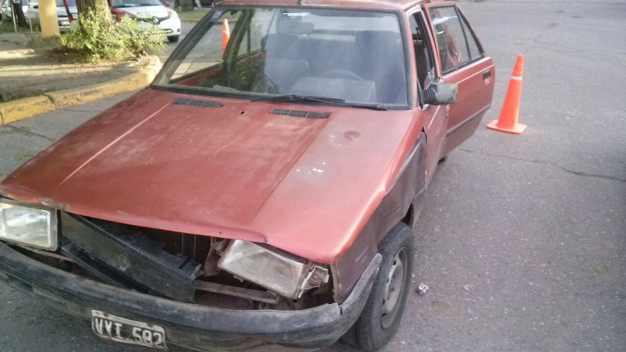 AUTO CHOCADO 1 - Diario Resumen de la región