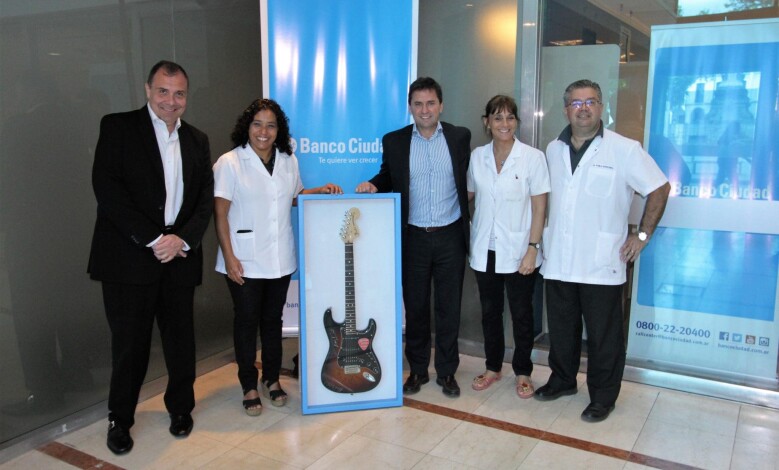 FOTO GUITARRA AEROSMITH 1 - Diario Resumen de la región