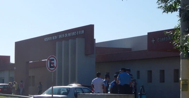 Policías en el hospital 1 - Diario Resumen de la región