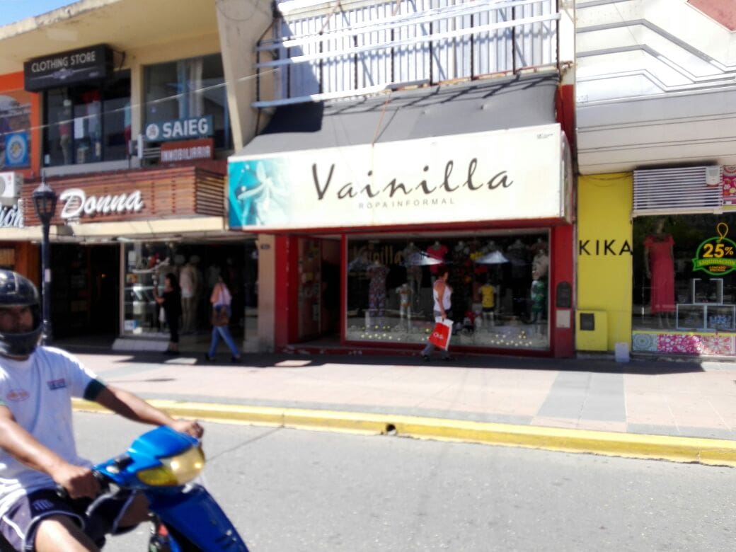 Vainilla ropa informal 1 - Diario Resumen de la región