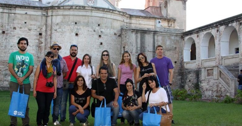 beti con periodistas paraguayos en la estancia jesuitica 1 - Diario Resumen de la región
