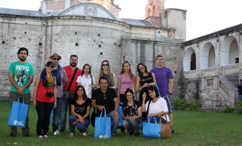 beti con periodistas paraguayos en la estancia jesuitica 1 - Diario Resumen de la región