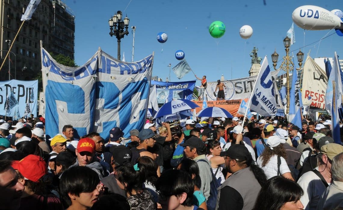 747 TRABAJADORES - Diario Resumen de la región