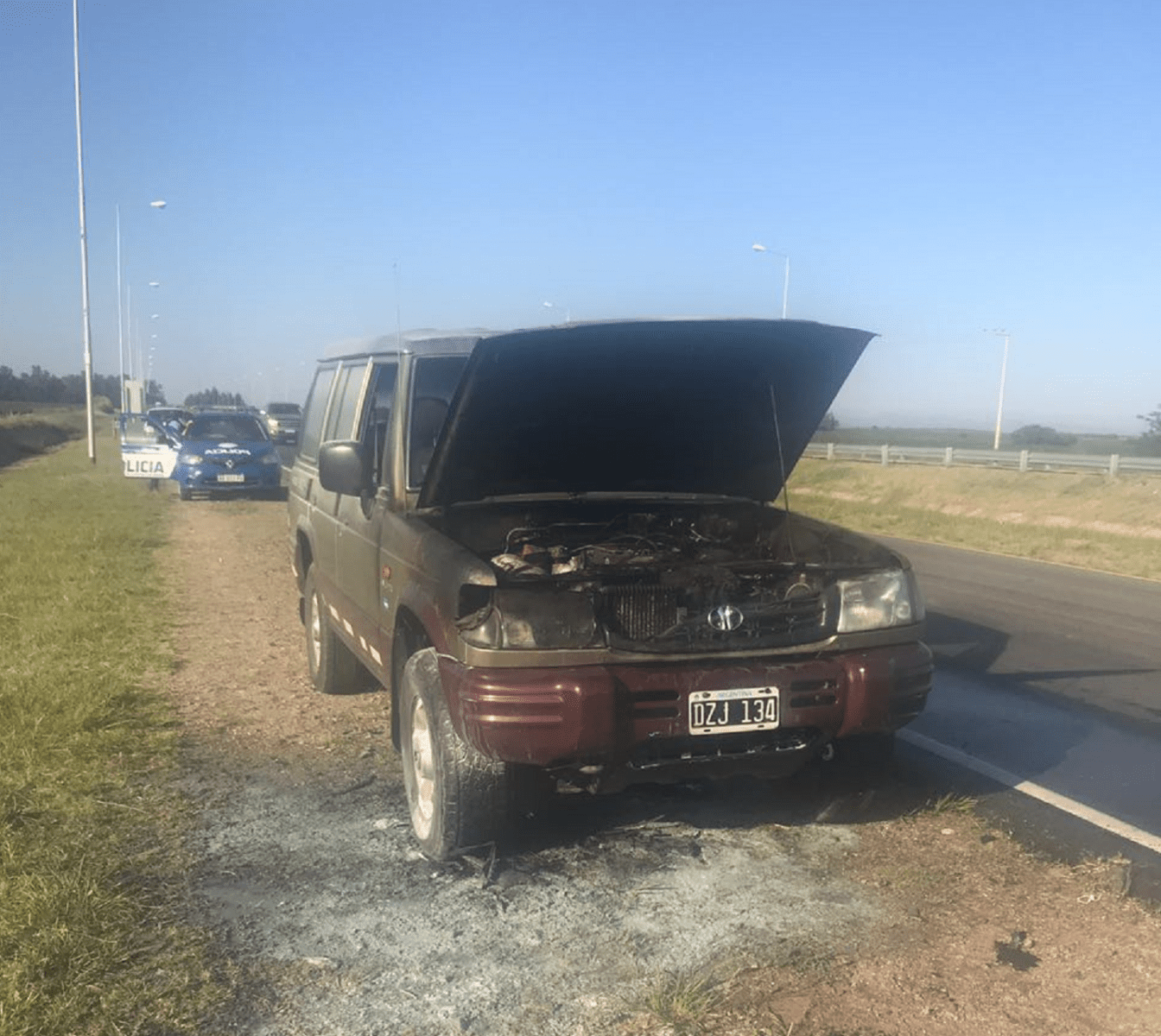 Auto quemado - Diario Resumen de la región