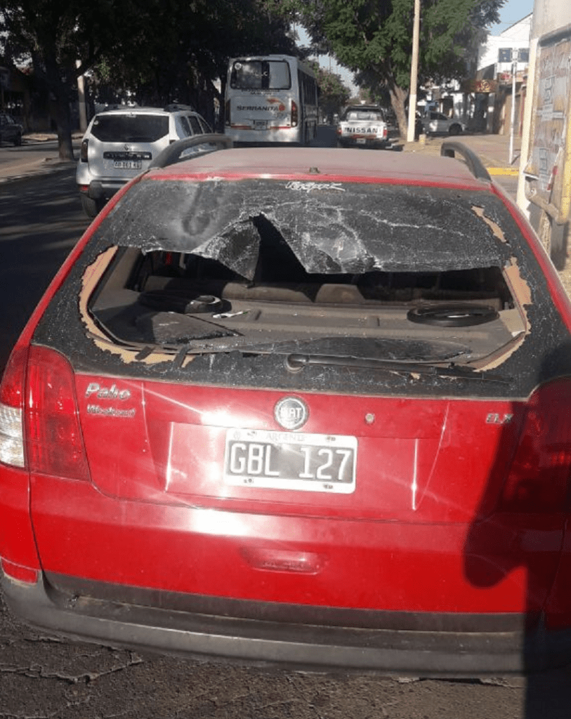 Auto roto A - Diario Resumen de la región