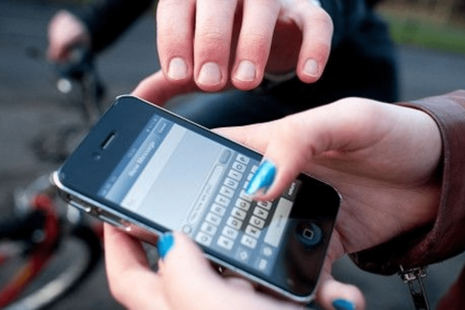 Robo celular A - Diario Resumen de la región