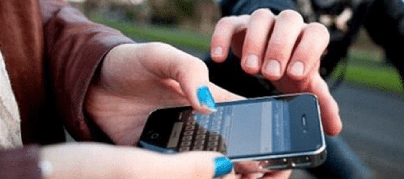 Robo de celular A - Diario Resumen de la región
