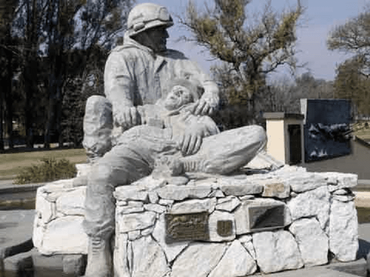 Monumento Caídos en MalvinasA - Diario Resumen de la región