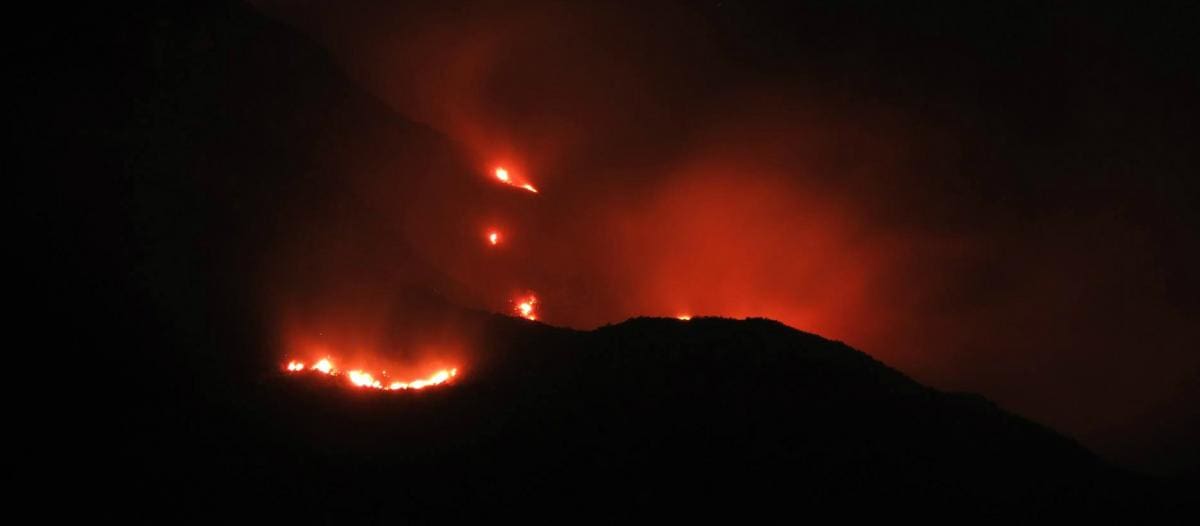 i12100 incendio capilla del monte - Diario Resumen de la región