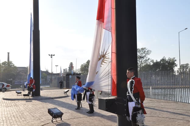 acto de izamiento de la Bandera de Córdoba en su cuarto aniversario.3 - Diario Resumen de la región