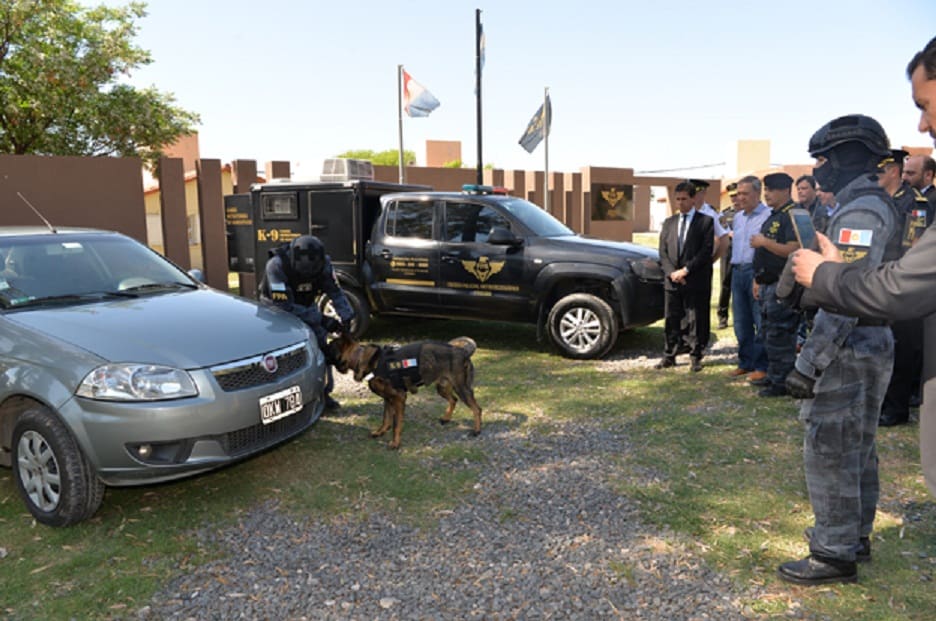 El gobernador Juan Schiaretti recorre el predio de la Policía Antinarcotráfico 6 1 - Diario Resumen de la región