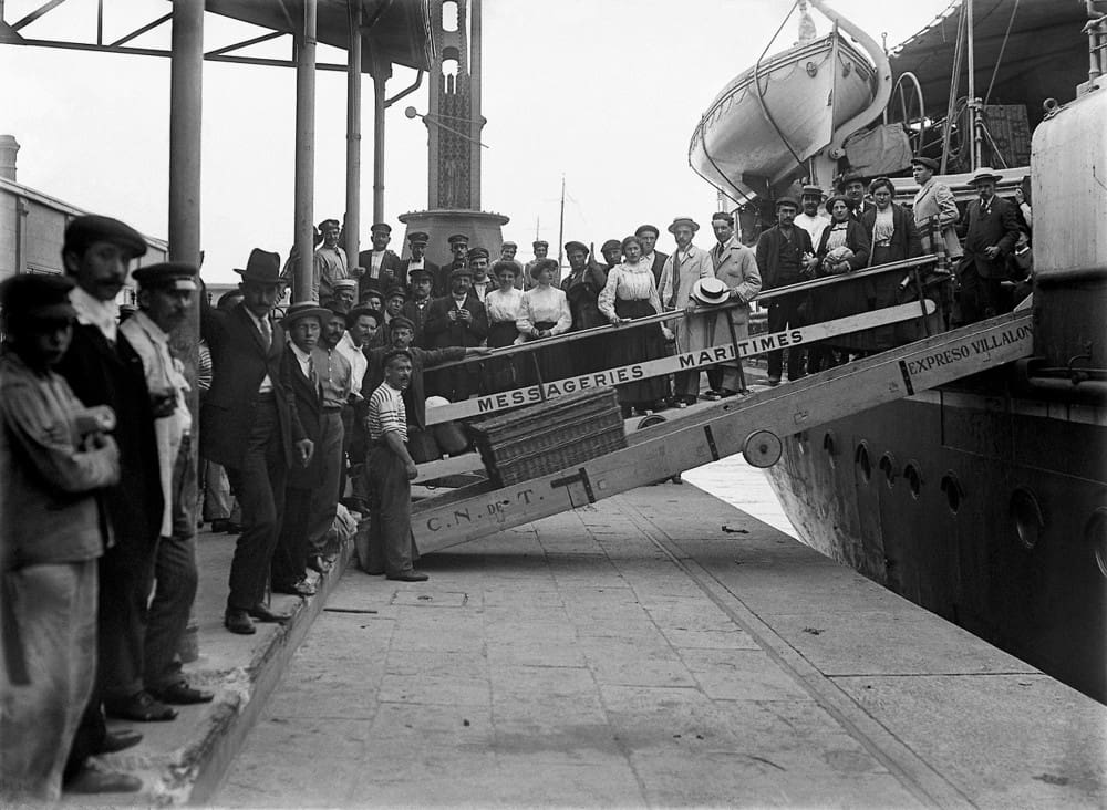 desembarco de inmigrantes - Diario Resumen de la región