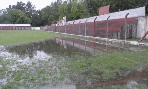 cancha inundada - Diario Resumen de la región