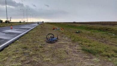 accidente transito muerte ciclista camioneta circunvalacion policia - Diario Resumen de la región