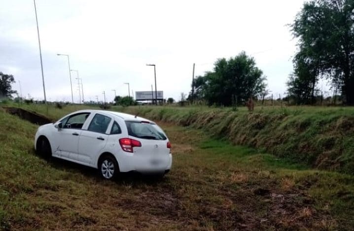 desague auto - Diario Resumen de la región