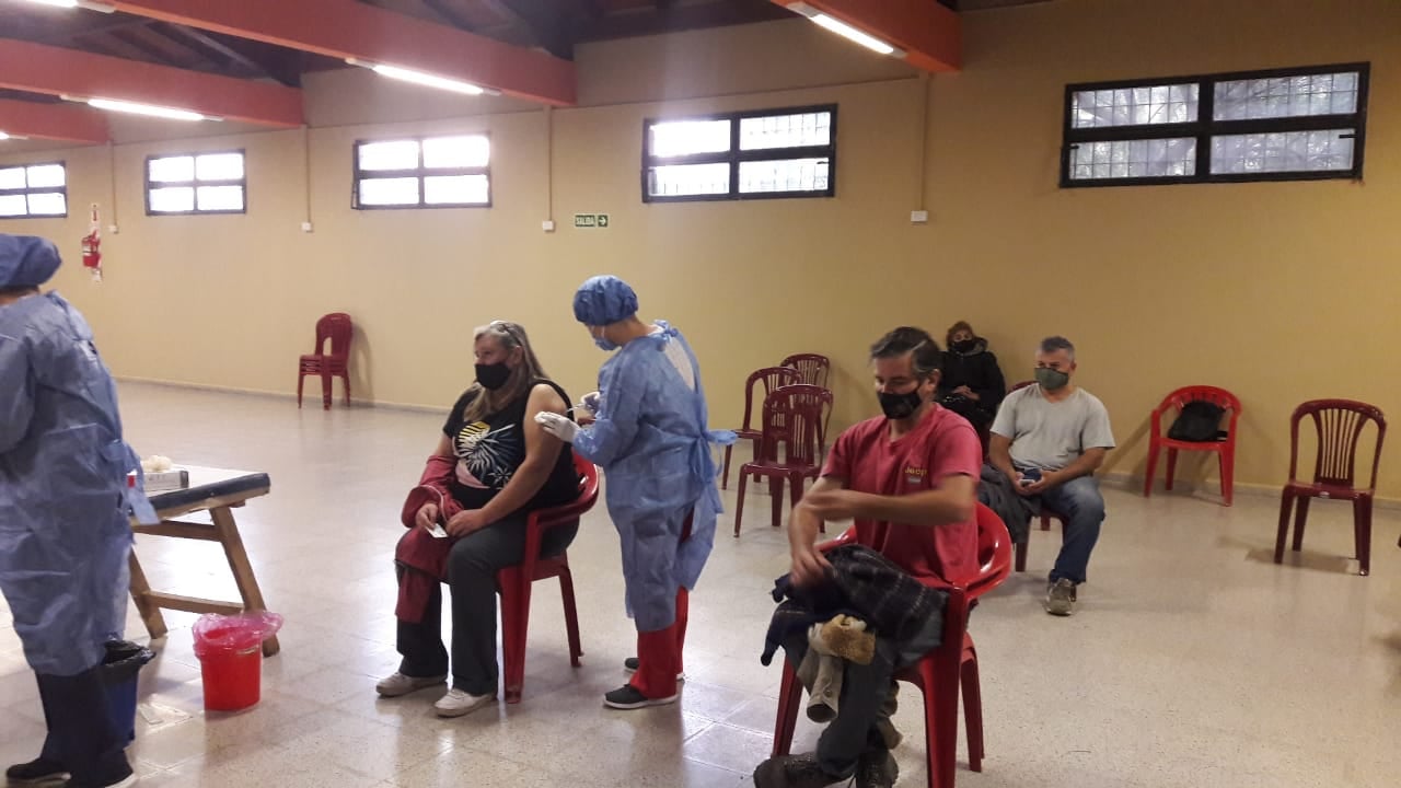 operativo vacunacion villa parque santa ana - Diario Resumen de la región