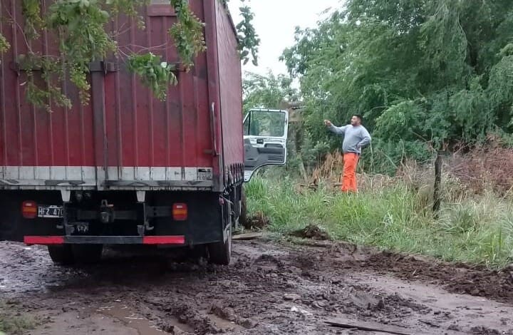 villa del prado camion empantanado 2 - Diario Resumen de la región