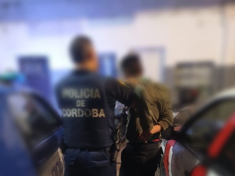 detenido golpe policia 2 - Diario Resumen de la región