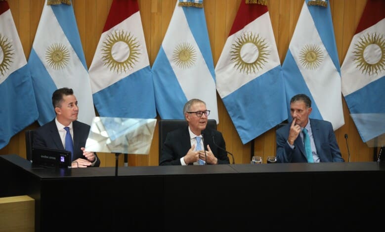 Apertura de sesiones schiaretti - Diario Resumen de la región