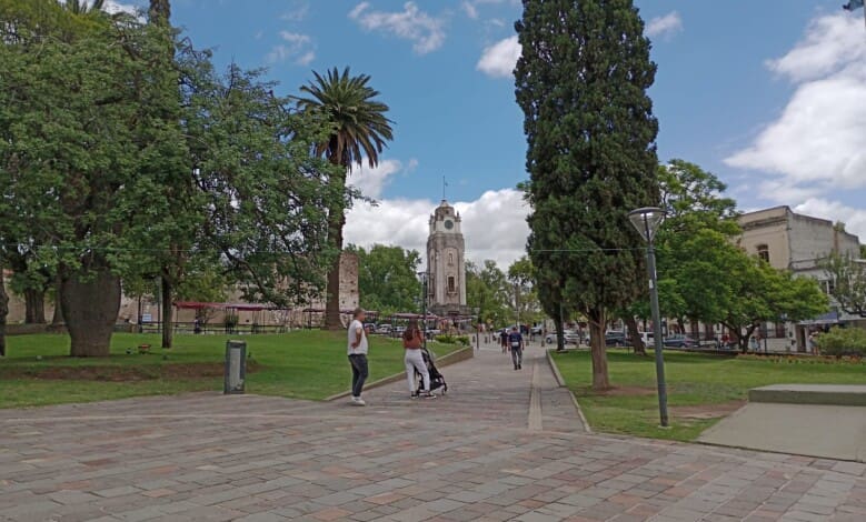 clima nubes plaza reloj - Diario Resumen de la región