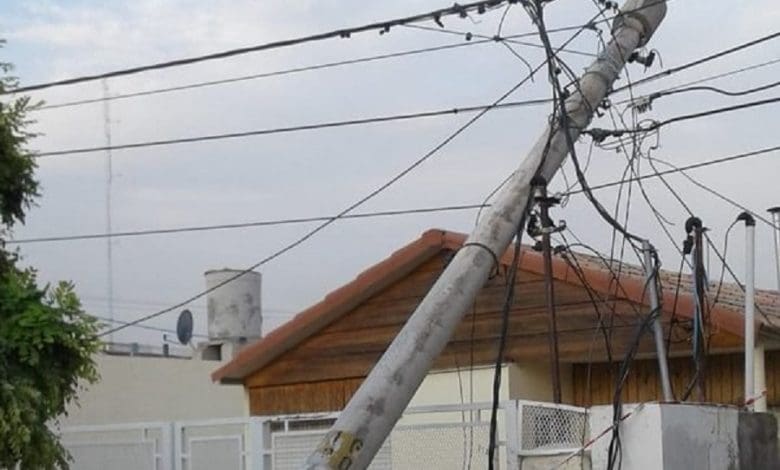 poste caido - Diario Resumen de la región