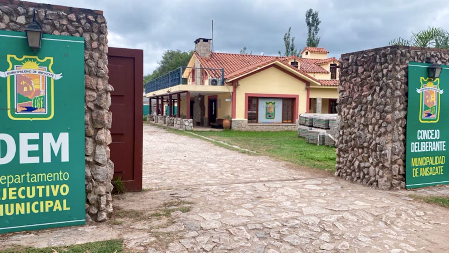 ejecutivo municipal anisacate jacuzzi MFQDB6MFLFBRJFUVUEMOBLISHI copia - Diario Resumen de la región