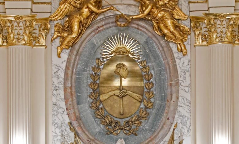 escudosalon e1773335423573 - Diario Resumen de la región