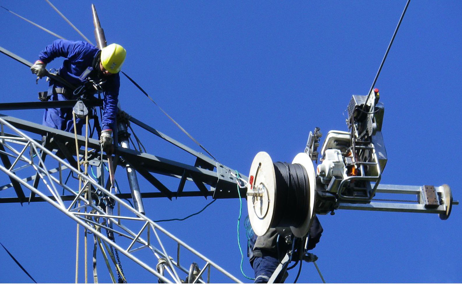 tendido fibra optica enrollada - Diario Resumen de la región